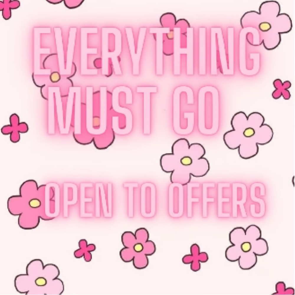 Everything must go !!